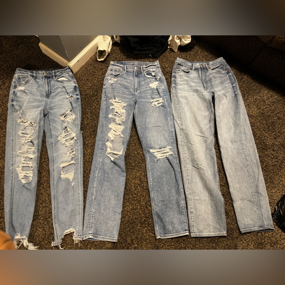 American Eagle Outfitters Light Blue Distressed Straight Leg Jeans